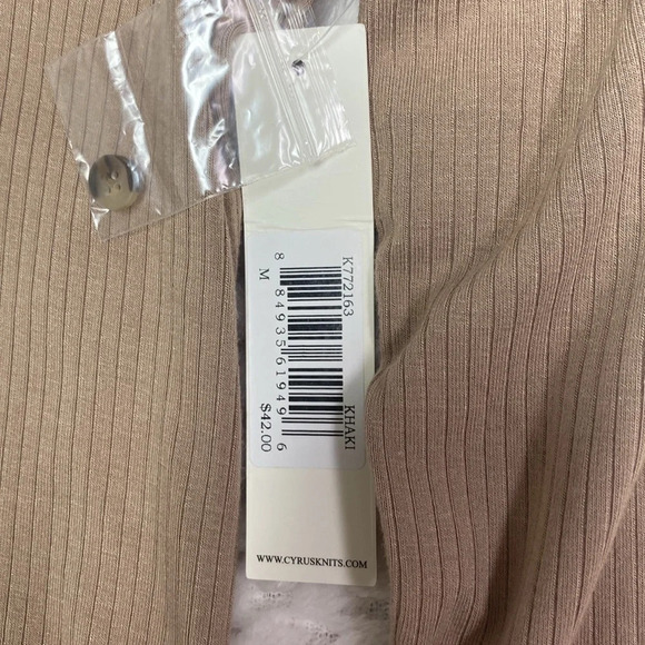 Cyrus Essentials V-neck Long Sleeve Shirt Brown Medium NWT - Picture 5 of 12